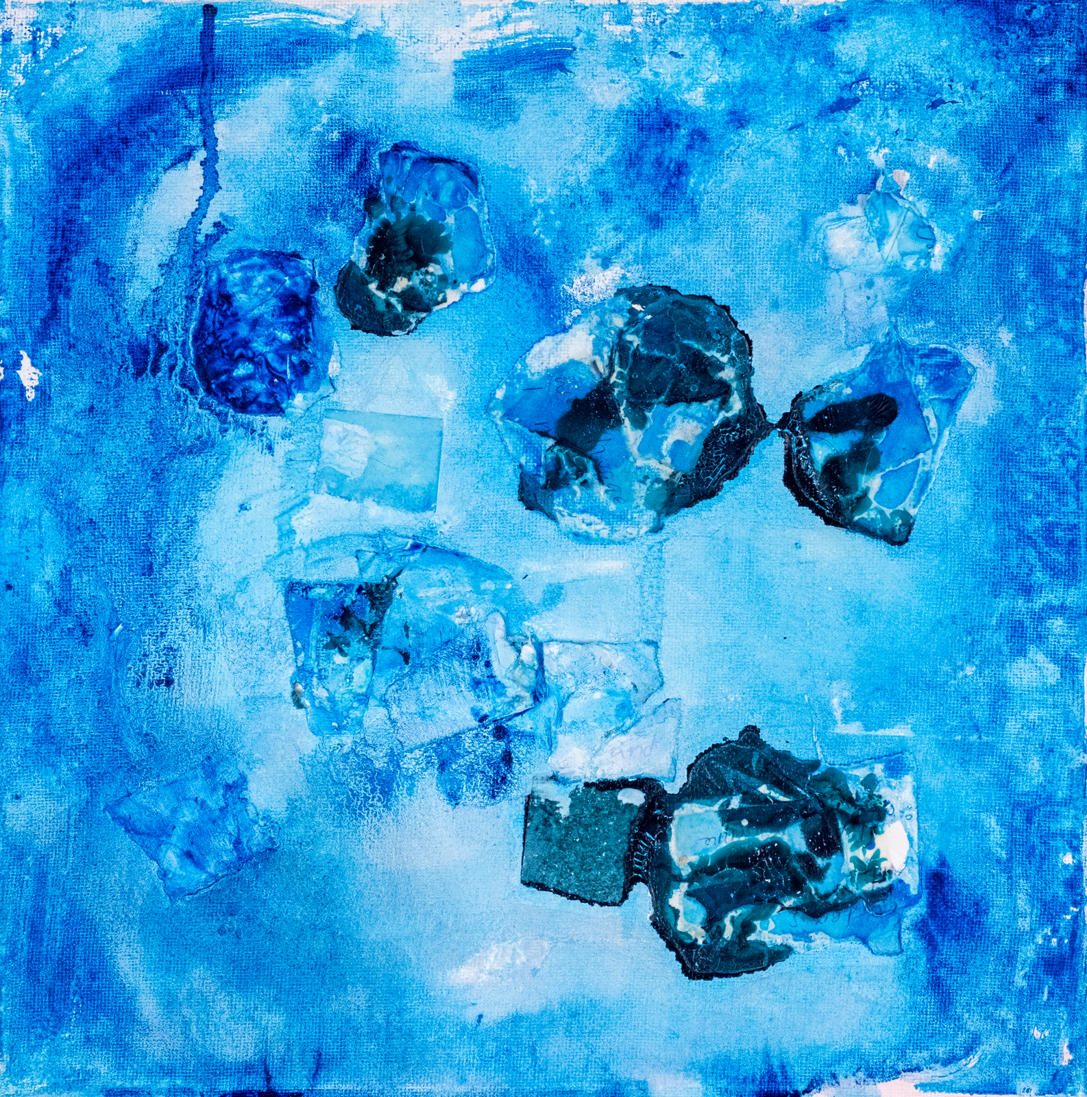 Utilizing texture and variants of delusion to find serenity in one tone